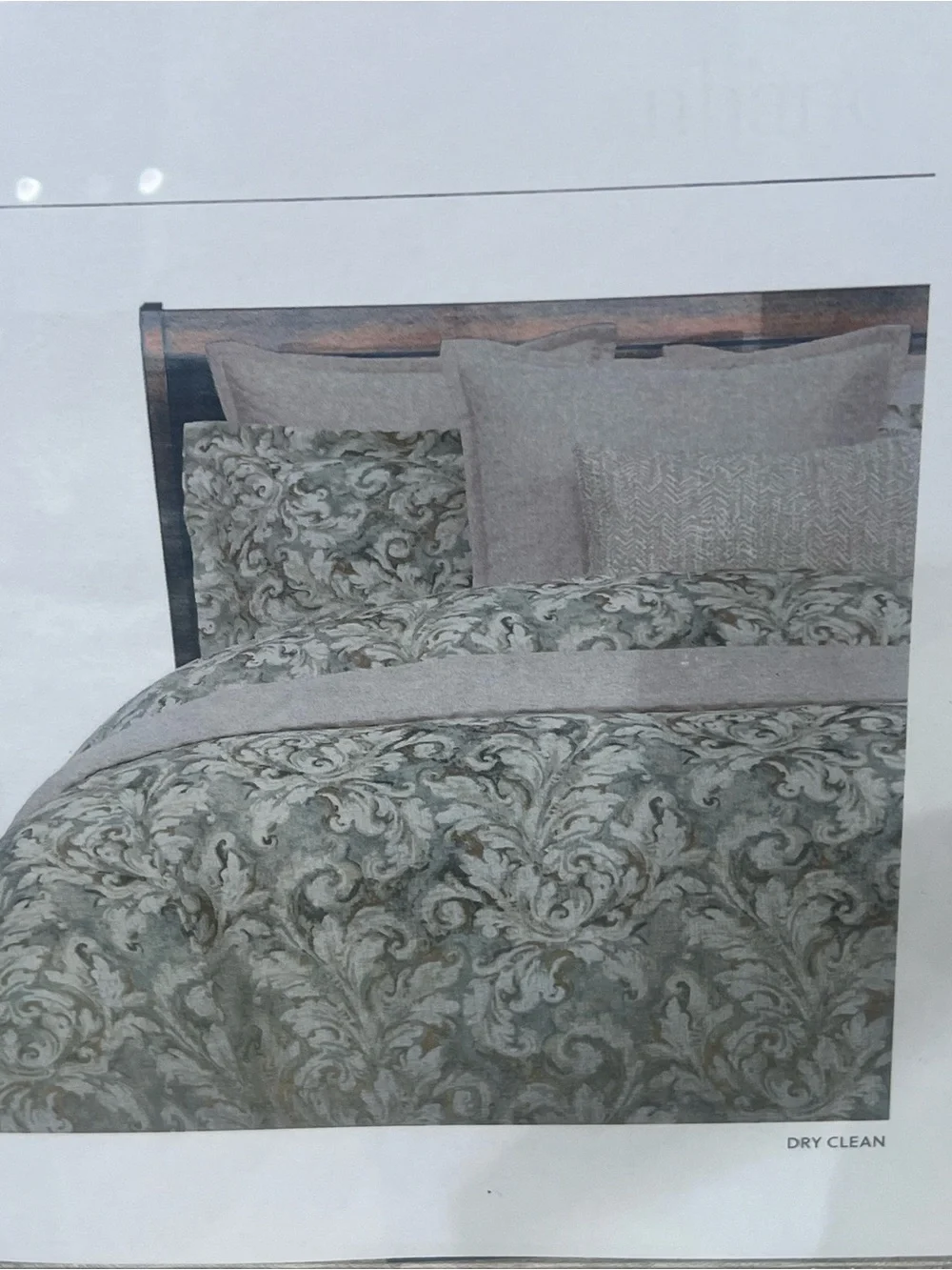 Haverty’s Duvet Ensemble, Aurelia Sage, King. New. Gorgeous Scroll Pattern